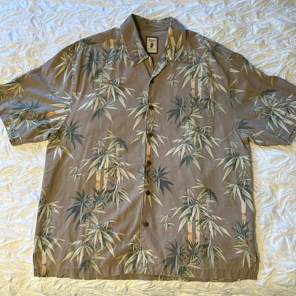 Men’s Hawaiian shirt